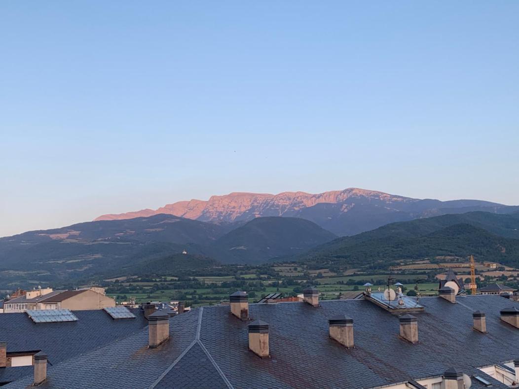 Atic Panoramic A La Seu D'Urgellアパートメント エクステリア 写真